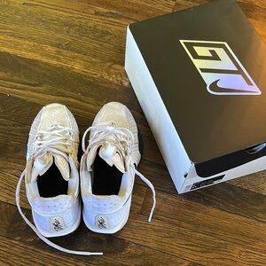 Nike White Sneakers Sleek Design Comfortable Fit